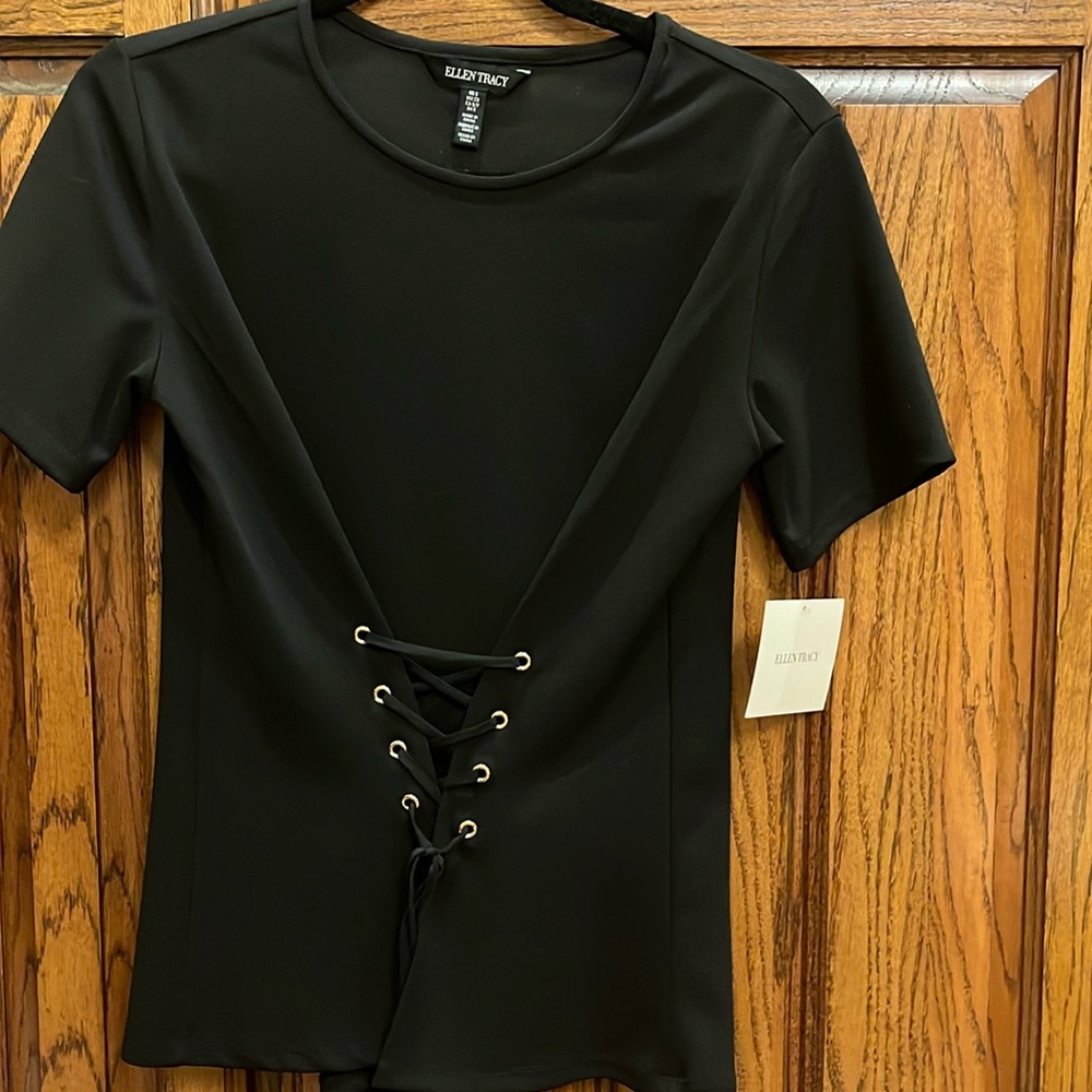 Ellen Tracy short sleeved black top NWT